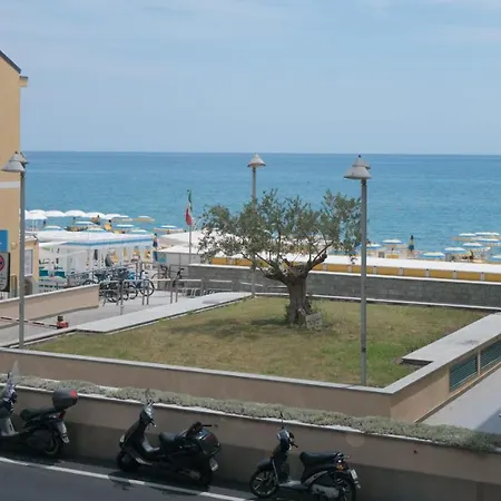 Babyaccommodation Family Experience Iv * Pietra Ligure